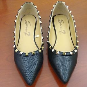 Valentino-esque flats by Seven 7